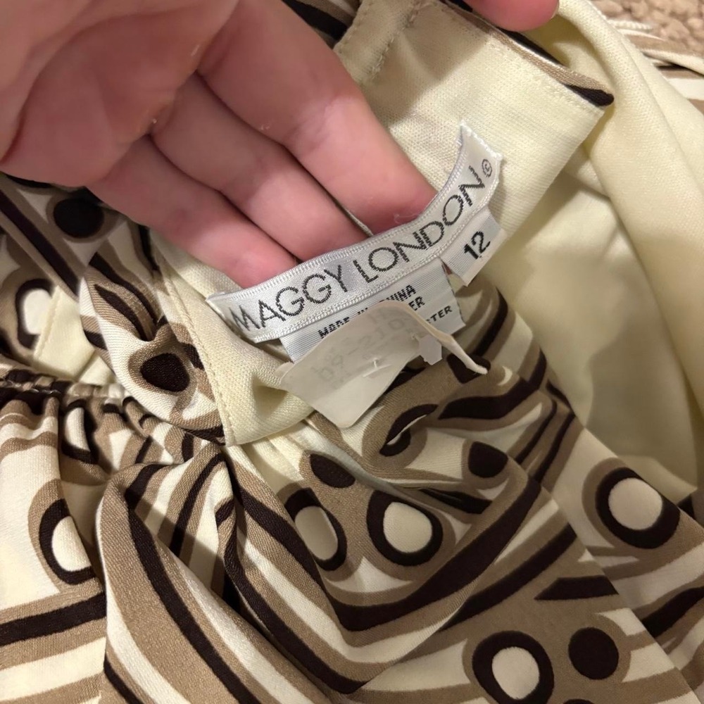 Maggy London black and tan abstract dress - Picture 8 of 8